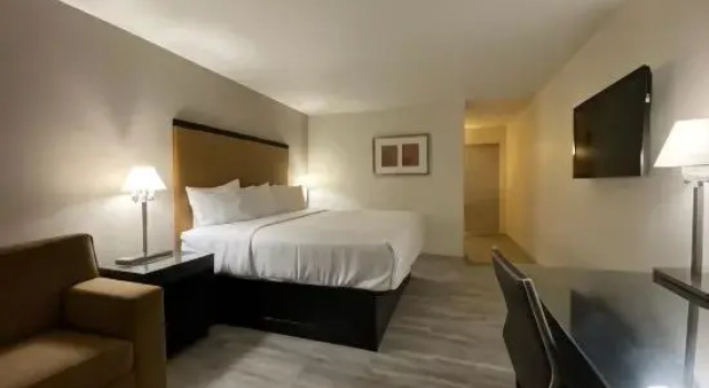 Люкс University Inn of Carbondale by Hotel O