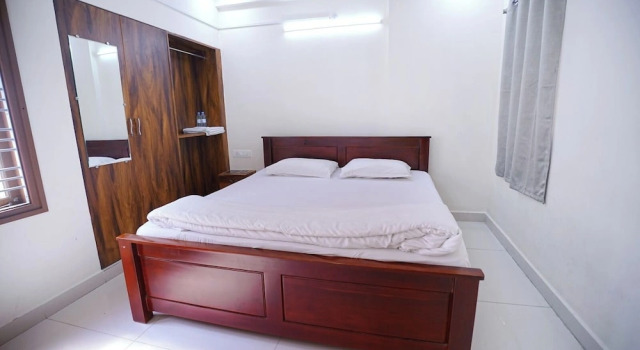 VIC HOMESTAY by pickurstay Hotels, Book Lejlighed Tirupati Andhra Pradesh