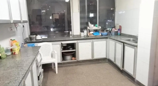 NIC Investment House, Забронировать Отель Отели Дар-эс-Салама с парковкой, рядом с Zanzibar Ferry Terminal, Парковка