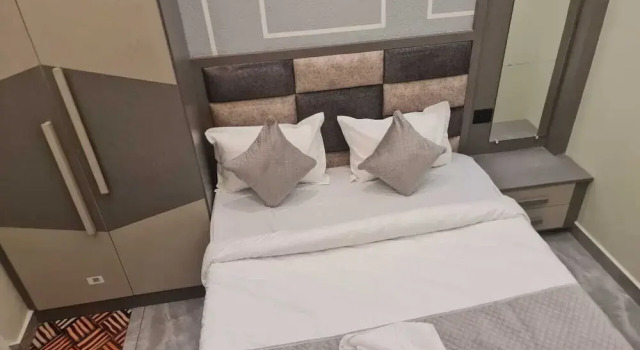Gaurav Inn