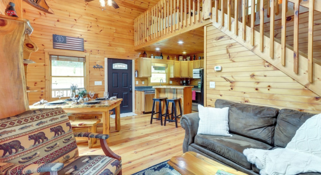 Blue Ridge Cabin Rental w/ Deck & Screened Porch!, Rezerwuj Dom wakacyjny Blue Ridge Georgia