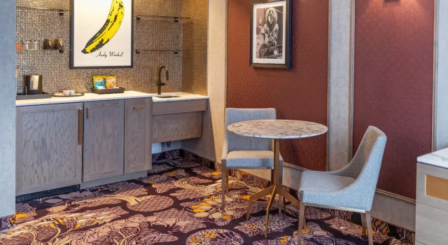 Полулюкс JAG Boutique Hotel