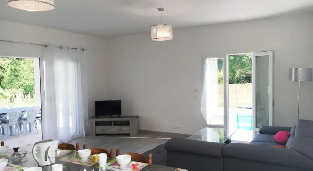 Modern Villa in Thueyts with Swimming Pool, Забронировать Вилла Виллы Овернь-Рона-Альпы, Вилла