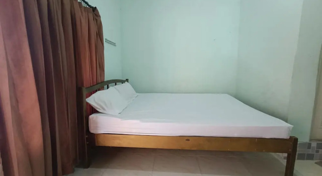Номер Deluxe OYO 93729 Radesa Family Homestay
