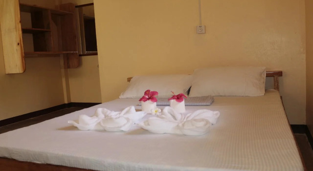 Pesangan Surfcamp Hotel, Забронировать Отель Отели в центре Генерала Луны, в центре, Парковка
