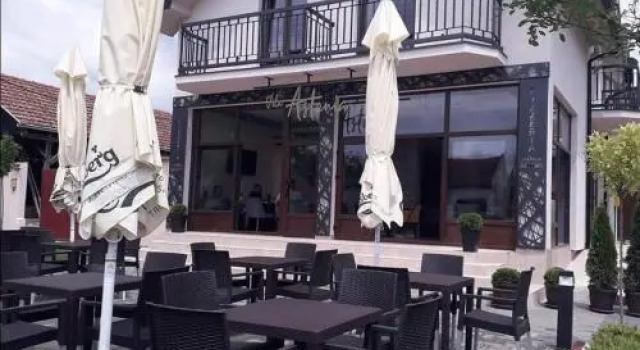 Vila Astonia, Rezerwuj Hotel Hotele w Vojvodina z parkingiem, Parking