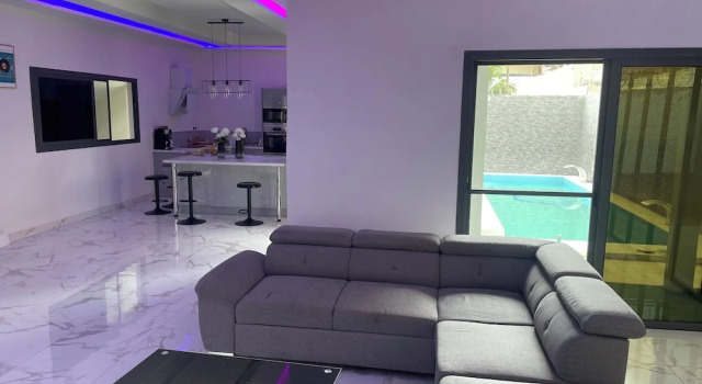 Коттедж Luxury с 3 комнатами с видом на город Tino Luxury House & Residence
