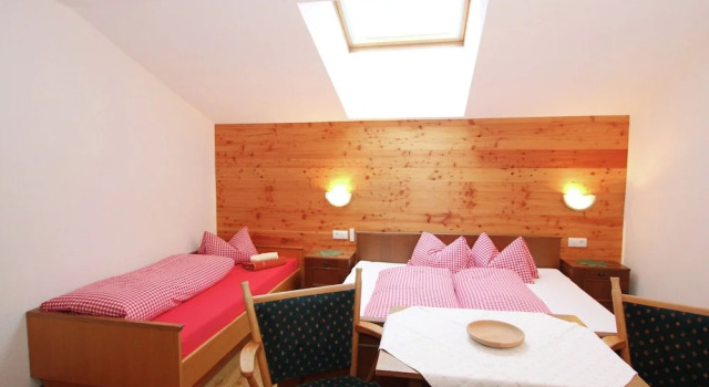 Cozy Chalet in Tyrol Near Ski Area, Забронировать Шале Виллы Майрхофен, Вилла