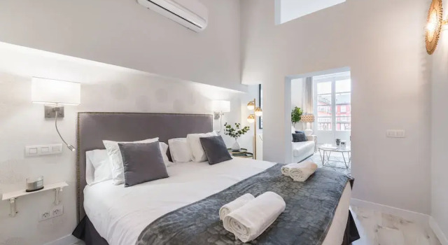 Apartment 1Bd With Balcony in Plaza Mayor Square. Plaza Mayor II, Забронировать Апартаменты/квартира Апартаменты Мадрида, рядом с Театр Монументал, Апартаменты/квартира