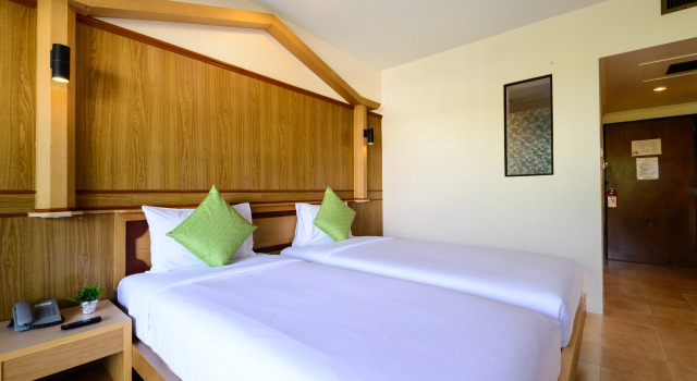 Patong Lodge Hotel - Thailands Green Hotel Plus, Забронировать Отель Недорогие отели острова Пхукета, недорого