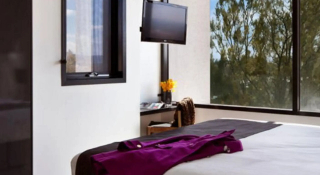 Апартаменты East Hotel and Apartments