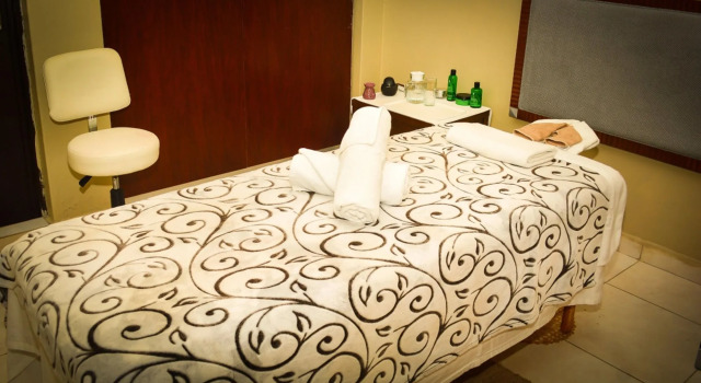 Serendib Suites & Conference Center, Book Hotel Hoteller i Blantyre City med pool, Swimmingpool