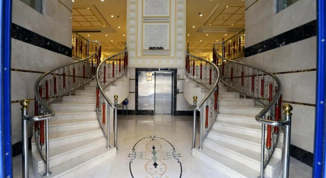 Люкс Al Waleed Tower Hotel