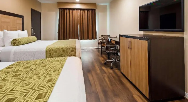Четырёхместный номер Glenrrock Inn And Suites