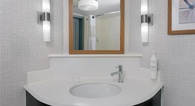 Четырёхместный номер Standard Hampton Inn Buffalo-Airport Galleria Mall