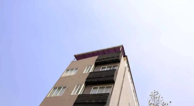 RedDoorz UOB Plaza, Prenota Hotel Tanah Abang Giacarta, vicino a LSPR Jakarta