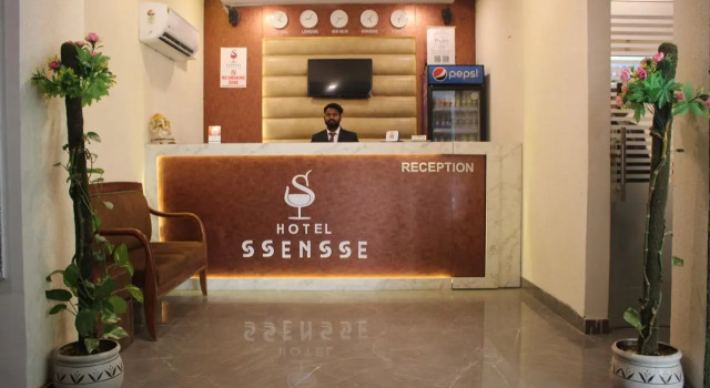 Hotel SSENSSE, Забронировать Отель Отели Нью-Дели с завтраком, Завтраки