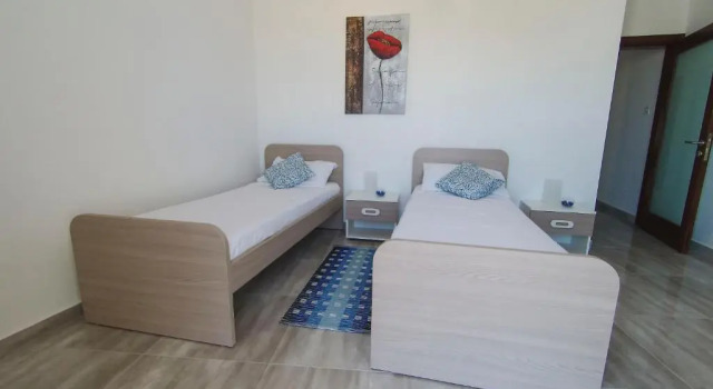 Standard quarto F10-3 Room 2 single beds shared bathroom in shared Flat
