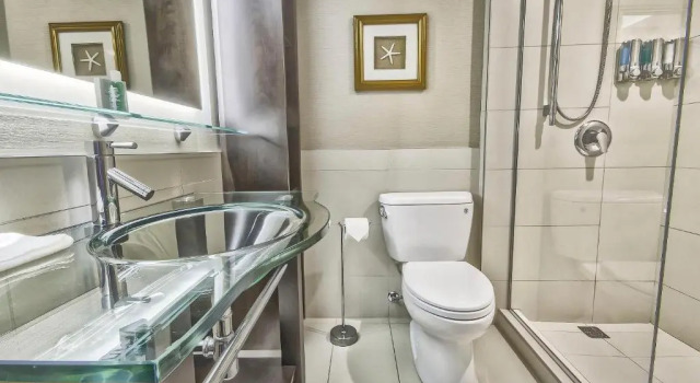Четырёхместный номер Standard с балконом LHôtel Québec par JARO