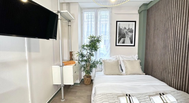 B 5496  - Gare Montparnasse - Cosy studio