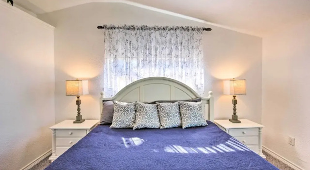 Water Views + Deck: Gun Barrel City Cottage!, Réserver Hôtel Payne Springs États-Unis