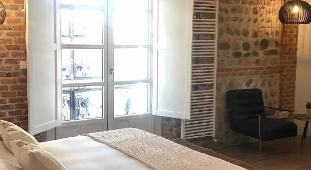 Люкс с балконом Hostal Albany