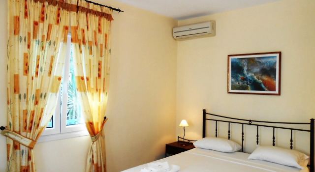 Livanios Studios, Book Hotel Adamas Milos