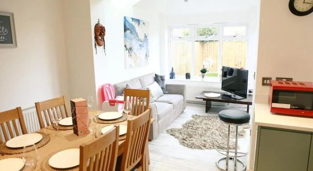 Коттедж 3BR House Sleeps 8 Close to Chester Zoo