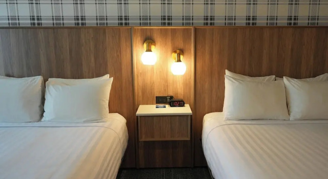 Четырёхместный номер Premium Travelodge by Wyndham Niagara Falls At the Falls