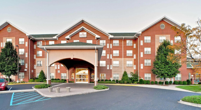 Четырёхместный номер Standard Hawthorn Suites by Wyndham Louisville East