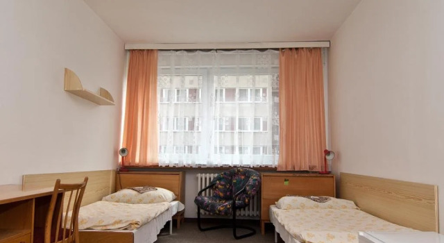 Domov mládeže a školní jídelna Karlovy Vary
