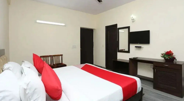 Corporate Villa By OYO Rooms, Забронировать Вилла Виллы Сафдарджанга Энклав, Вилла