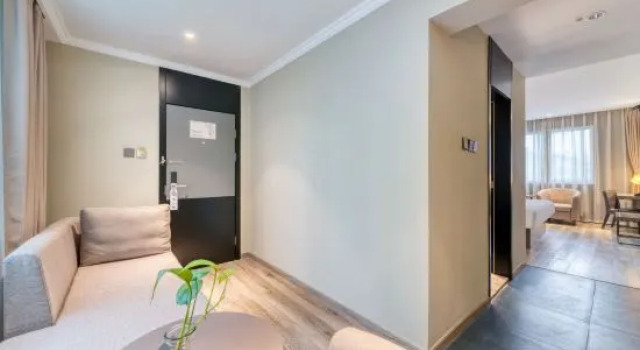 Люкс Home Inn LinAn Qianwan Street