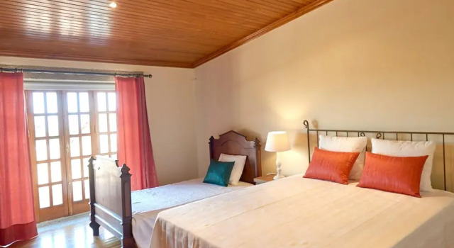 Villa with 9 Bedrooms in Cristelo, with Wonderful Sea View, Private Pool, Enclosed Garden - 2 Km From the Beach, Book Villa Hoteller i Caminha med pool, Swimmingpool