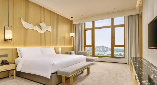 Люкс Deluxe Secan Hotel Qingdao, Curio Collection By Hilton