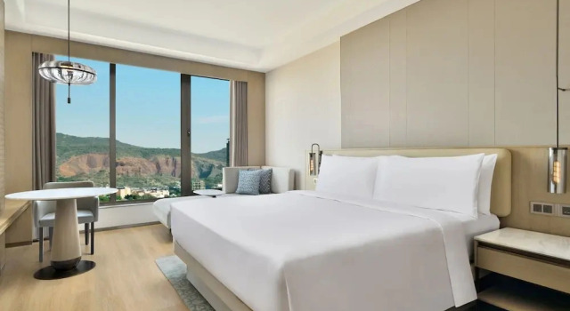 Номер Premier Navi Mumbai Marriott
