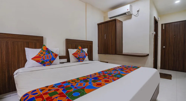 Fabhotel V Grand, Забронировать Отель Отели Виджаявада с завтраком, рядом с Железнодорожный вокзал Виджаявада, Завтраки