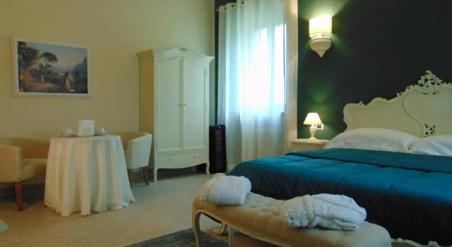 GALLERIA IMPERIALE Relais de Charme, Buchen Sie Hotel Sarnico Iseosee