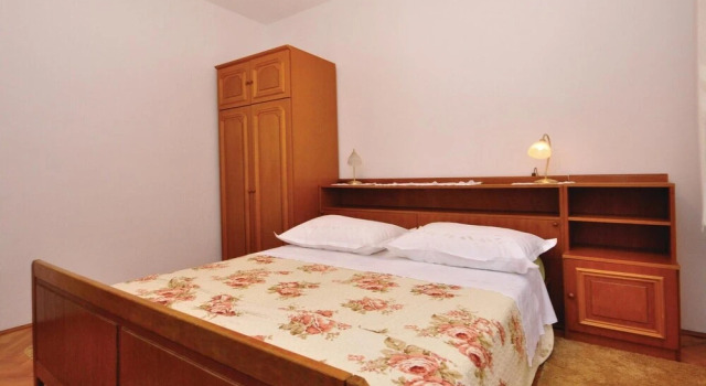 Beautiful Apartment in Lokva Rogoznica With 2 Bedrooms and Internet, Rezerwuj Apartament Hotele w Split-Dalmatia County z parkingiem, Parking