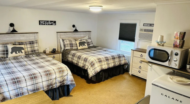 Четырёхместный номер Standard Maple Leaf Lodge