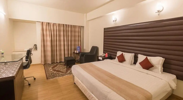 OYO 8450 Hotel Grand Starline