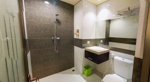 Двухместный номер Standard c 1 комнатой Grand Madani Hotel