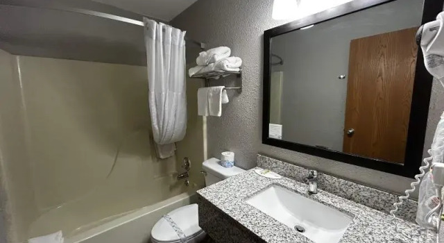 Standard Vierer Zimmer Super 8 by Wyndham Pella
