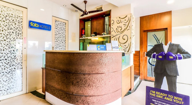 OYO 13105 Hotel Blue Diamond