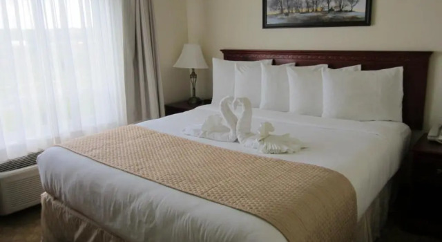 Номер Standard Days Inn by Wyndham Dawson Creek