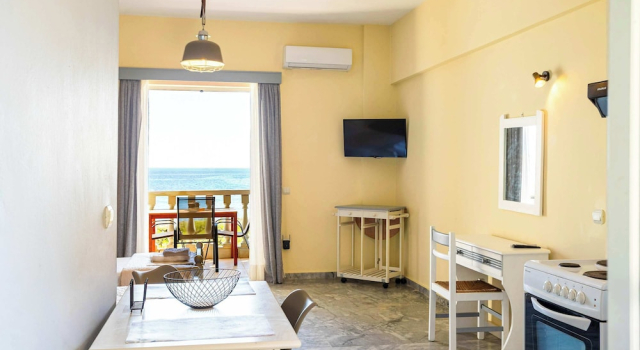 Апартаменты Beachfront Nest Memi Koroni-seaheaven House A3