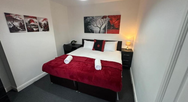 Gloucester-4 Bed Home for Work & Leisure, Забронировать Дом для отпуска Виллы Глостера, рядом с St Oswald's Priory, Вилла