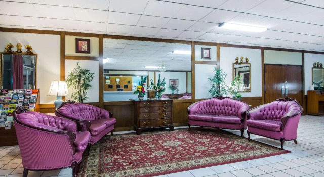 Napoleon Inn & Suits, Book Hotel Napoleon Ohio
