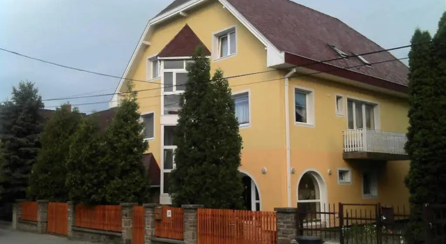 Yellow Apartment House, Rezervovat Apartmán Balatonfüred 