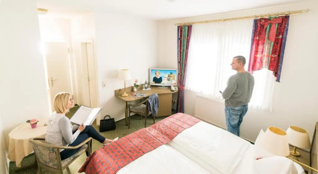 Двухместный номер Standard Das FRITZ Hotel Schwerin schöne Lage im Grünen mit regionaler Küche kostenfreien Parkplätzen und E Ladestation